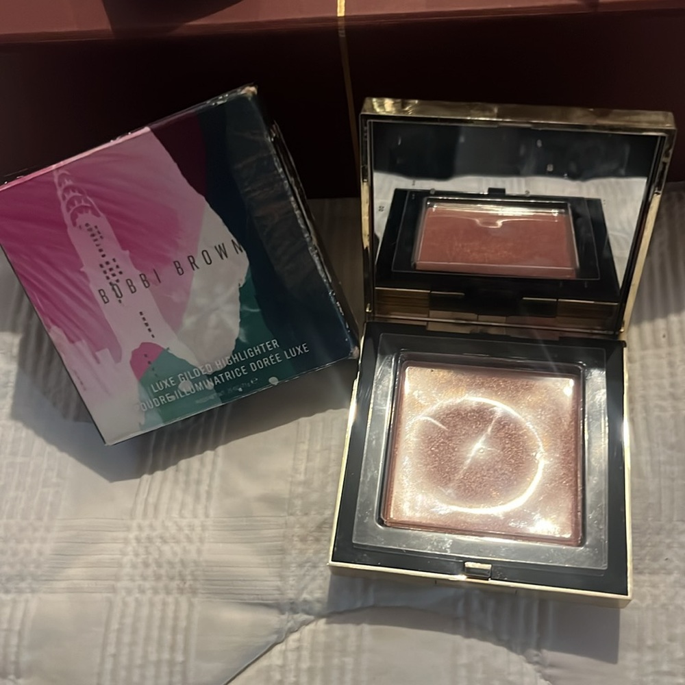 bobbi brown full size luxe gilded highlighter in "foiled 🌸 petal".